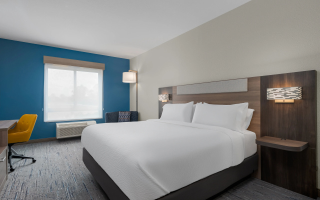photo 3 of Holiday Inn Express & Suites Alexandria by IHG
