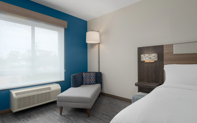 photo 5 of Holiday Inn Express & Suites Alexandria by IHG