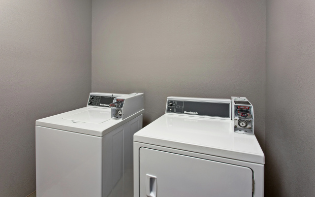 photo 4 of Holiday Inn Express & Suites Anaheim Resort Area by IHG
