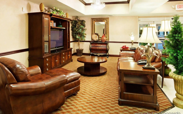 photo 2 of Holiday Inn Express & Suites Carrollton by IHG