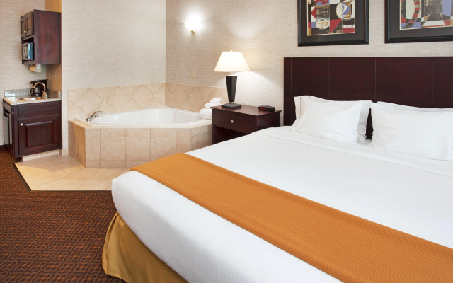 photo 3 of Holiday Inn Express & Suites Carrollton by IHG