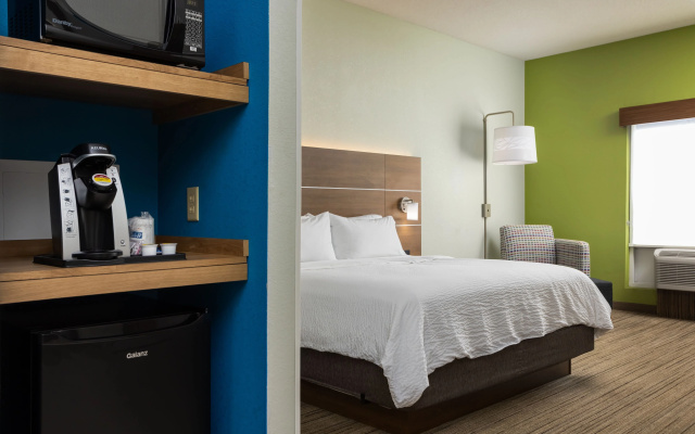 photo 5 of Holiday Inn Express & Suites Carrollton by IHG