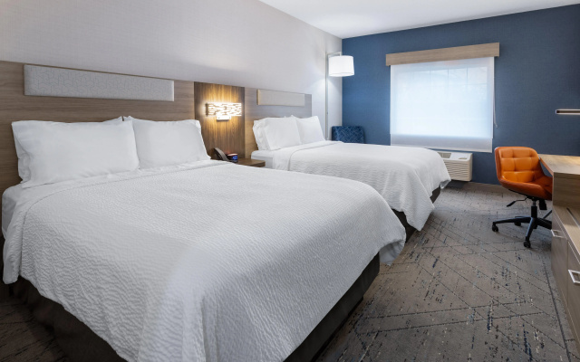 photo 4 of Holiday Inn Express & Suites Center Township by IHG