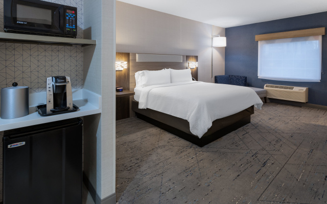 photo 5 of Holiday Inn Express & Suites Center Township by IHG