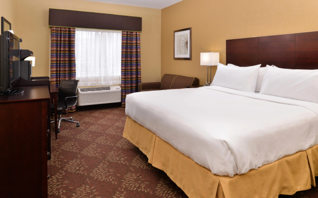 photo 2 of Comfort Inn & Suites Sharonville - Cincinnati North