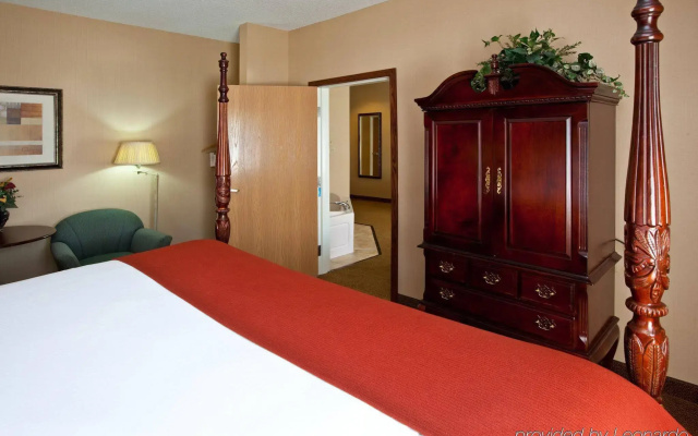 photo 5 of Comfort Inn & Suites Sharonville - Cincinnati North