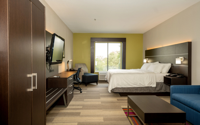 photo 4 of Holiday Inn Express & Suites Deer Park by IHG