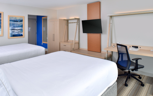 photo 5 of Holiday Inn Express & Suites Farmington Hills - Detroit by IHG