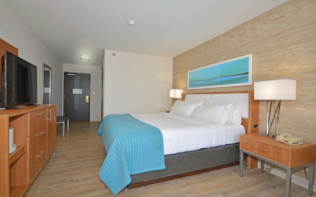 photo 4 of Holiday Inn Express & Suites Farmington by IHG