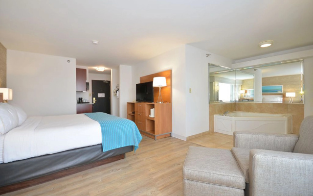 photo 5 of Holiday Inn Express & Suites Farmington by IHG