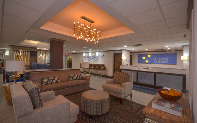 photo 2 of Holiday Inn Express Fayetteville- Univ of AR Area by IHG