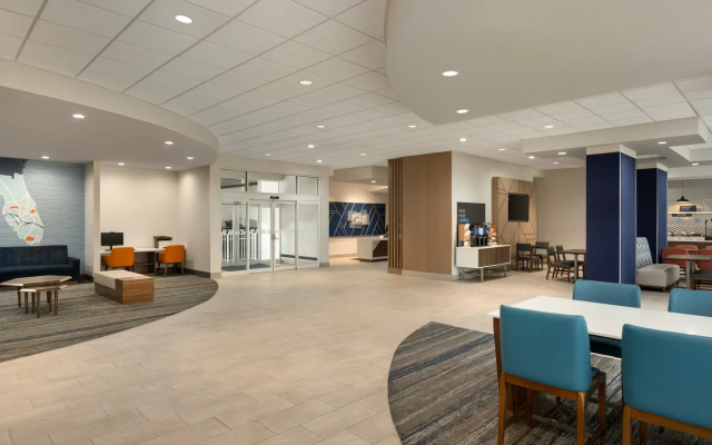 photo 2 of Holiday Inn Express & Suites Fort Lauderdale Airport South by IHG