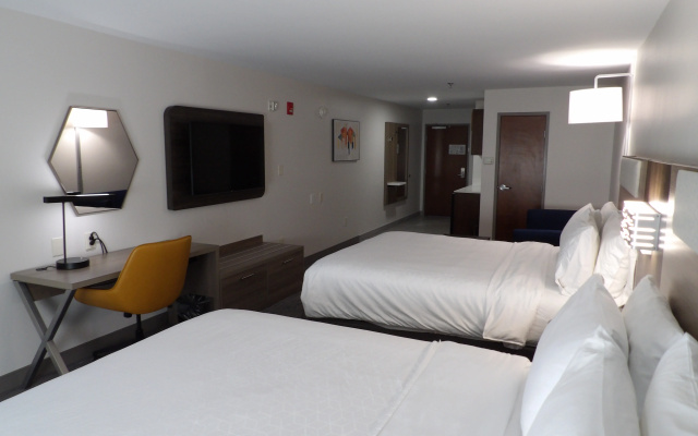 photo 5 of Holiday Inn Express & Suites Huntsville Airport by IHG