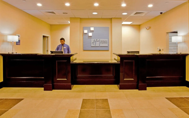 photo 2 of Holiday Inn Express & Suites, International Drive by IHG