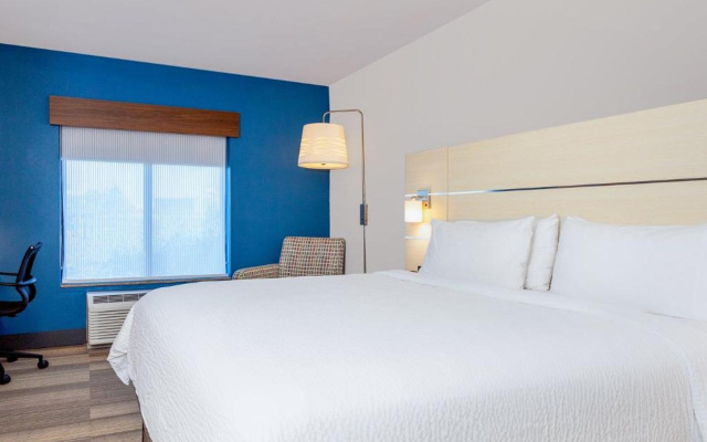 photo 3 of Holiday Inn Express & Suites, International Drive by IHG