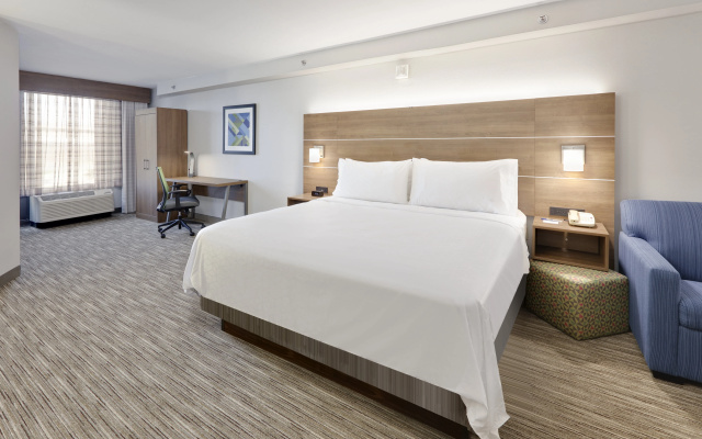 photo 3 of Holiday Inn Express & Suites Irving Conv Ctr - Las Colinas by IHG