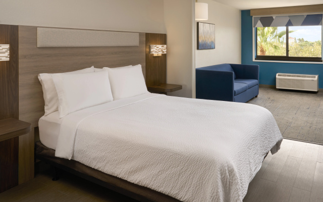 photo 5 of Holiday Inn Express & Suites Kendall East Miami, an IHG Hotel