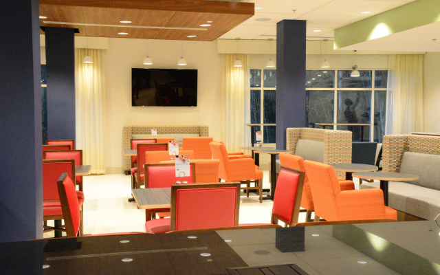 photo 2 of Holiday Inn Express & Suites Lexington Park-California by IHG