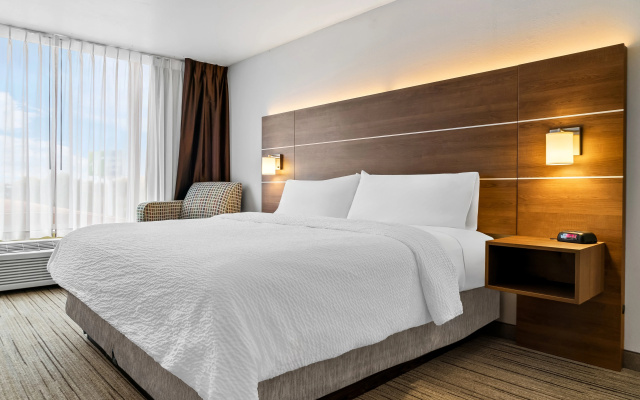 photo 3 of Holiday Inn Express & Suites Marion by IHG