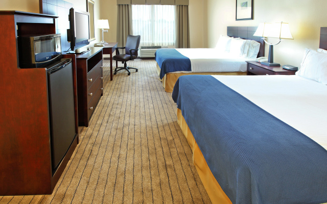 photo 4 of Holiday Inn Express & Suites Marshall by IHG