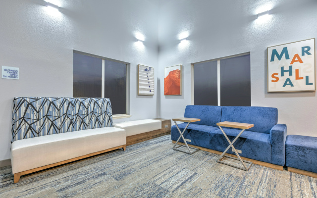 photo 5 of Holiday Inn Express & Suites Marshall by IHG