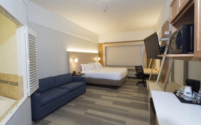 photo 4 of Holiday Inn Express & Suites Monroe by IHG