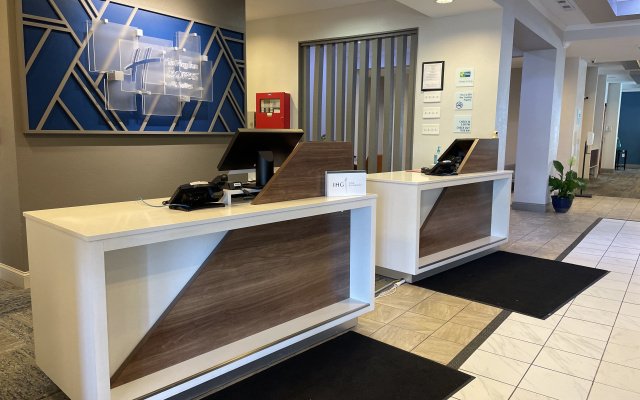 photo 2 of Holiday Inn Express & Suites Montgomery by IHG