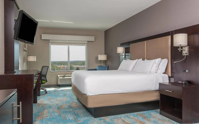 photo 3 of Holiday Inn Express & Suites Norwood-Boston Area by IHG