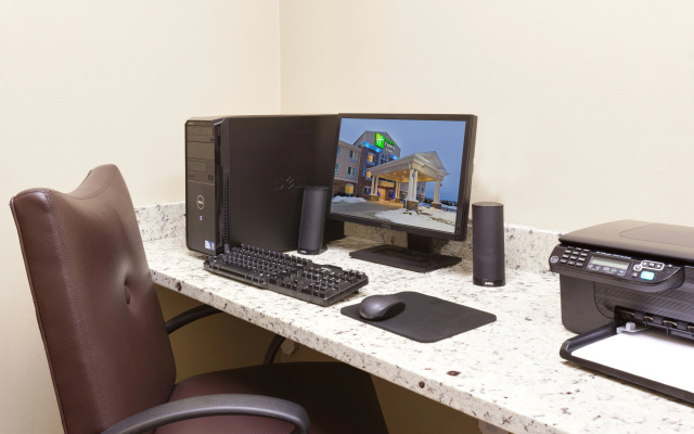photo 4 of Holiday Inn Express & Suites Omaha I-80 by IHG