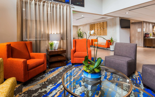 photo 2 of Best Western Plus Portland Airport Hotel & Suites