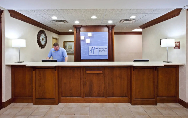 photo 2 of Holiday Inn Express & Suites Richmond by IHG