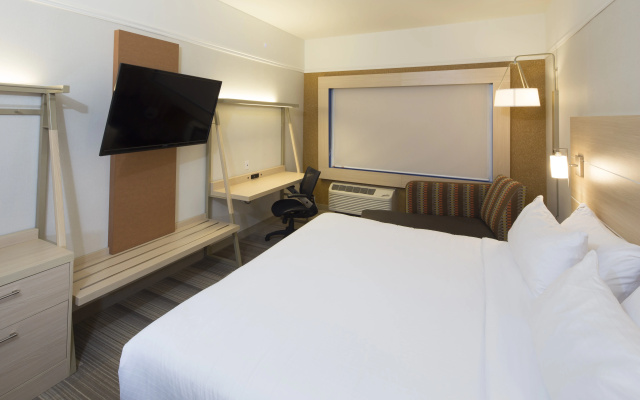 photo 3 of Holiday Inn Express & Suites Rochester Hill - Detroit Area by IHG