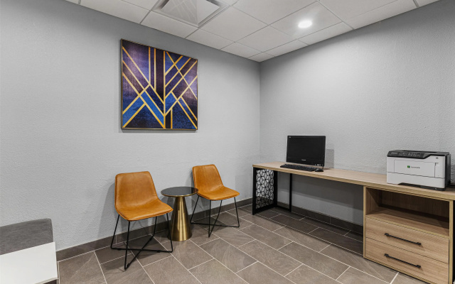 photo 4 of Best Western Plus Savannah Gateway