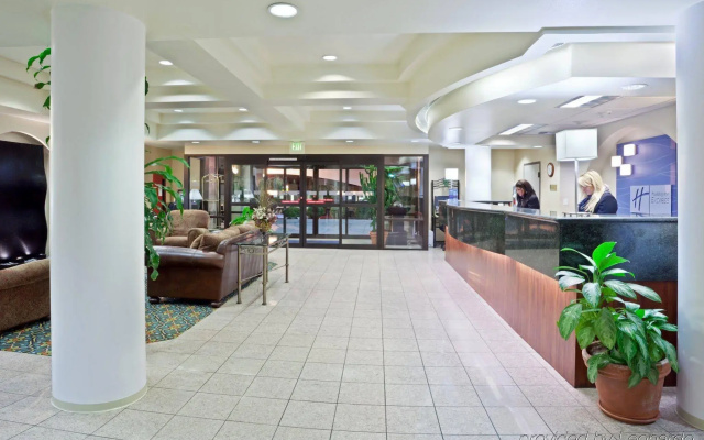 photo 2 of Holiday Inn Express & Suites Tacoma by IHG