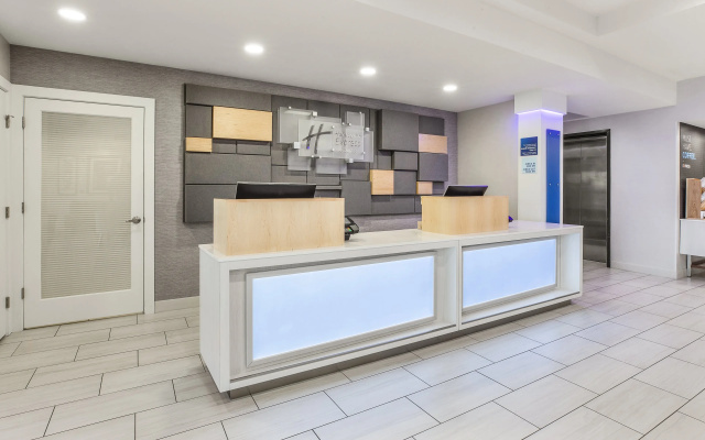 photo 4 of Holiday Inn Express & Suites Tacoma by IHG