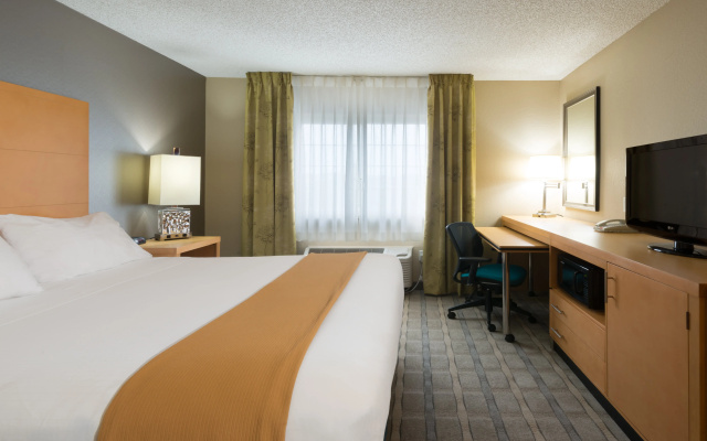 photo 3 of Holiday Inn Express & Suites Wheat Ridge-Denver West by IHG
