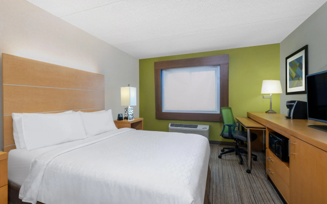 photo 4 of Holiday Inn Express & Suites Wheat Ridge-Denver West by IHG