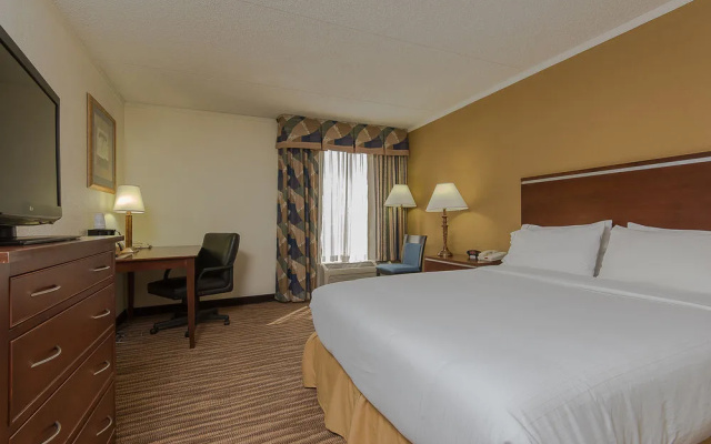 photo 4 of Holiday Inn Express Roanoke Civic Center