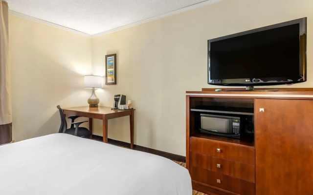 photo 5 of Holiday Inn Express Roanoke Civic Center