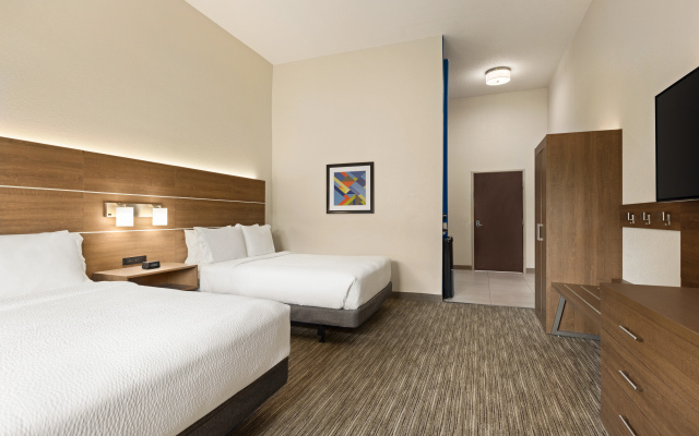 photo 3 of Holiday Inn Express & Suites Akron Regional Airport Area by IHG