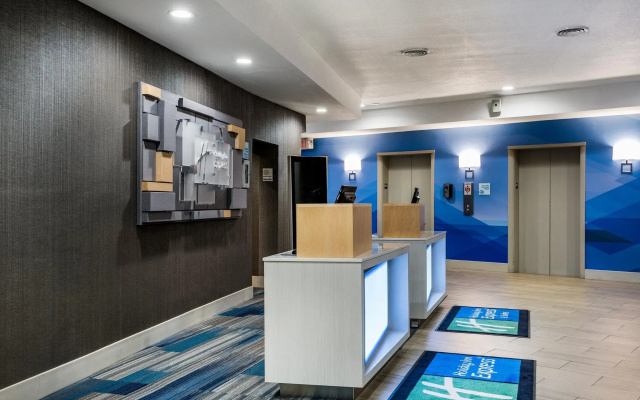 photo 2 of Holiday Inn Express Albany Downtown