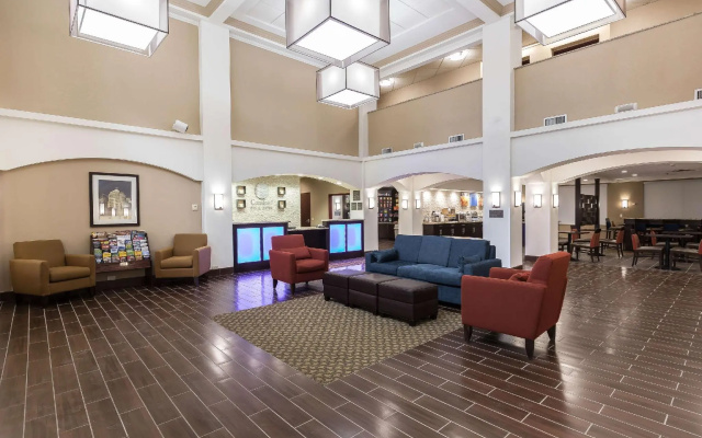 photo 2 of Comfort Inn & Suites