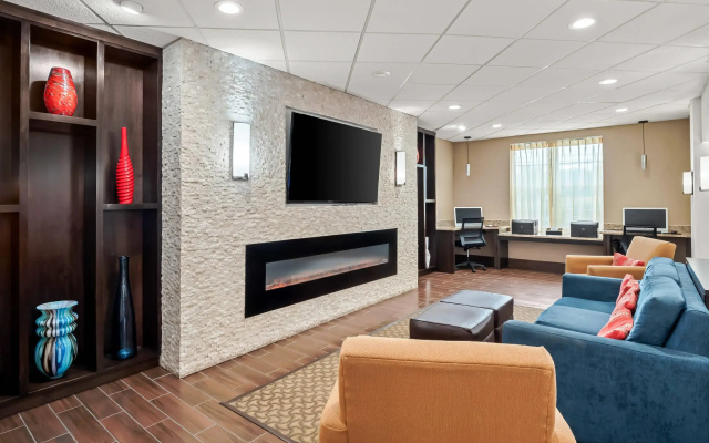 photo 4 of Comfort Inn & Suites