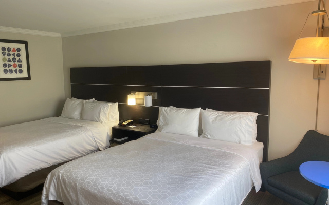 photo 5 of Holiday Inn Express & Suites Allen Park