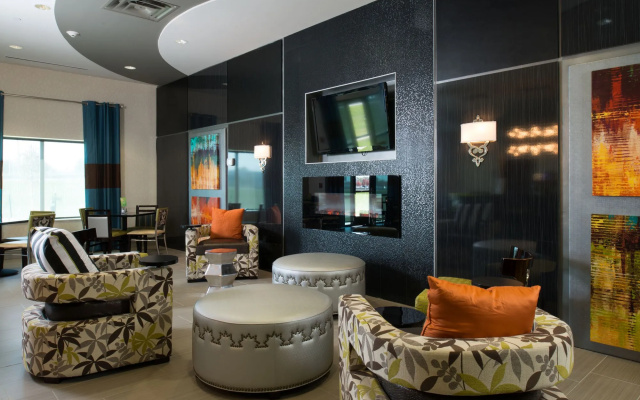 photo 2 of Holiday Inn Express and Suites Kansas City Airport by IHG