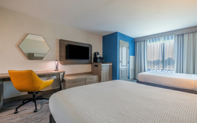photo 3 of Holiday Inn Express and Suites Kansas City Airport by IHG