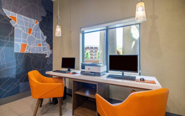 photo 4 of Holiday Inn Express and Suites Kansas City Airport by IHG