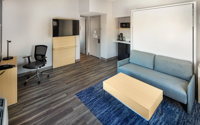 photo 4 of Holiday Inn Express and Suites Atlanta Downtown by IHG