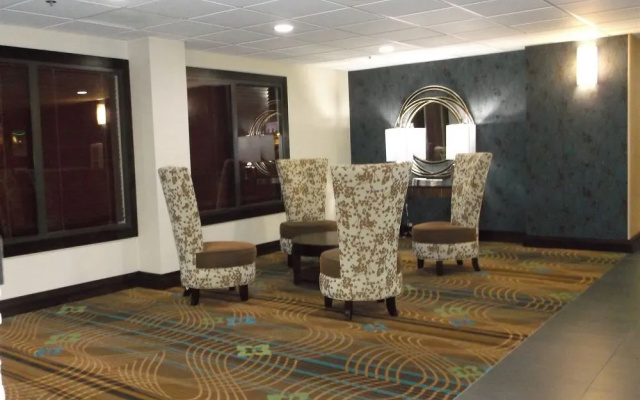 photo 2 of Holiday Inn Express & Suites Bentonville