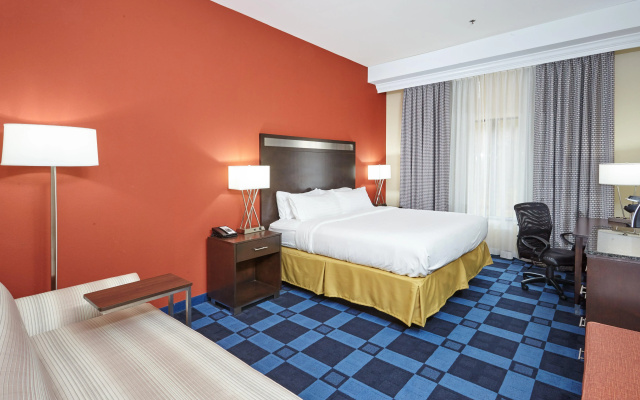 photo 3 of Holiday Inn Express Hotel & Suites Columbia Univ Area-Hwy 63 by IHG